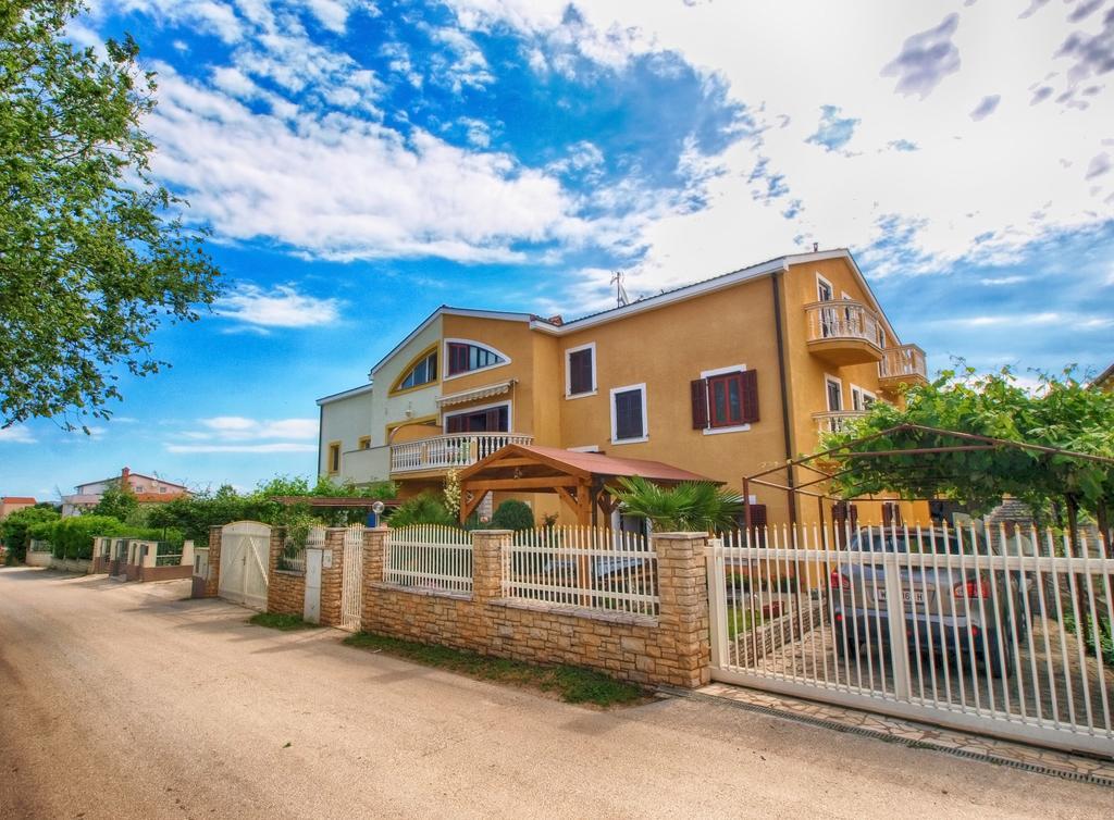 Apartments Joko 1160 Πούλα Εξωτερικό φωτογραφία